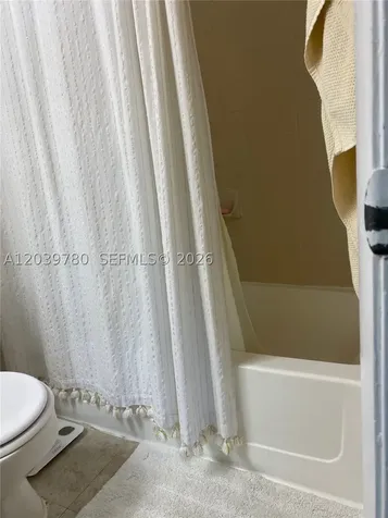 450 W Palm Circle W Pembroke Pines FL 33025