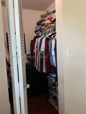 450 W Palm Circle W Pembroke Pines FL 33025