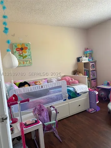 450 W Palm Circle W Pembroke Pines FL 33025