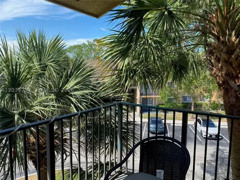 450 W Palm Circle W Pembroke Pines FL 33025