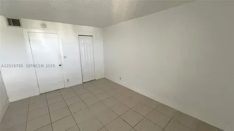 4550 NW 9th Street Miami FL 33126