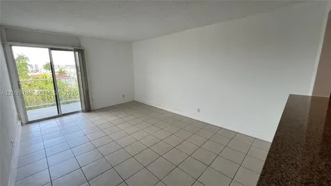 4550 NW 9th Street Miami FL 33126