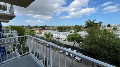 4550 NW 9th Street Miami FL 33126