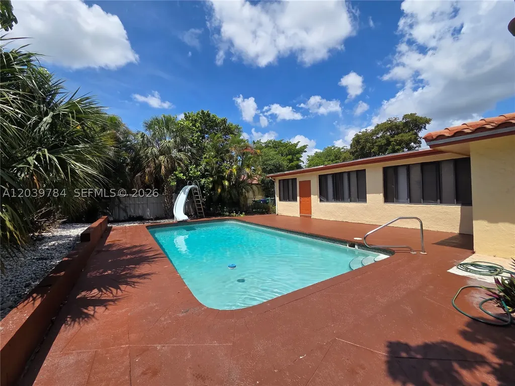 1327 NW 87th Terrace Coral Springs FL 33071