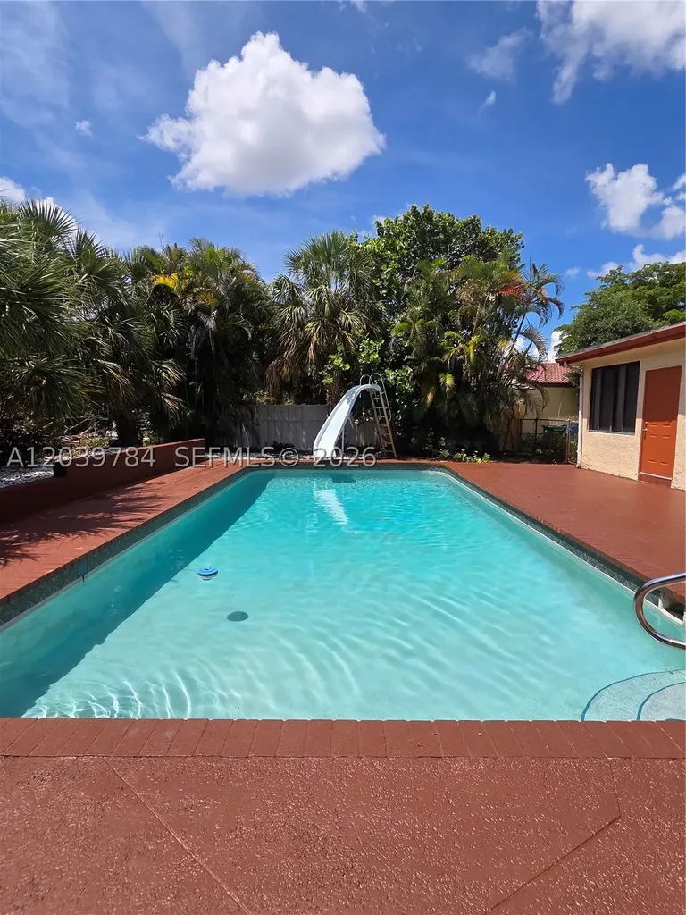 1327 NW 87th Terrace Coral Springs FL 33071