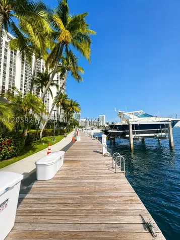 9 Island Avenue Miami Beach FL 33139