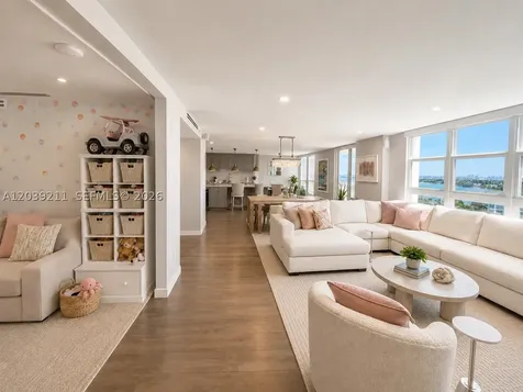 9 Island Avenue Miami Beach FL 33139