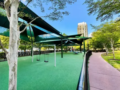 9 Island Avenue Miami Beach FL 33139