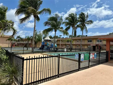 101 NE 41st Street Oakland Park FL 33334