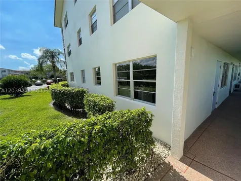 136 Brighton D Boca Raton FL 33434