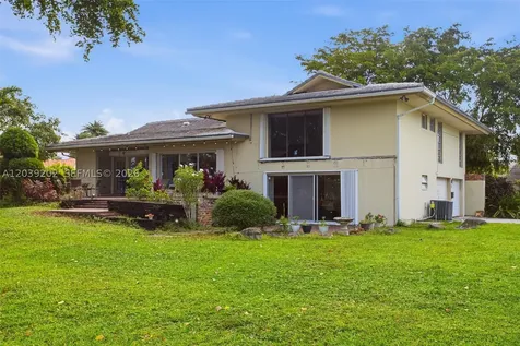 19015 E Saint Andrews Drive Hialeah FL 33015