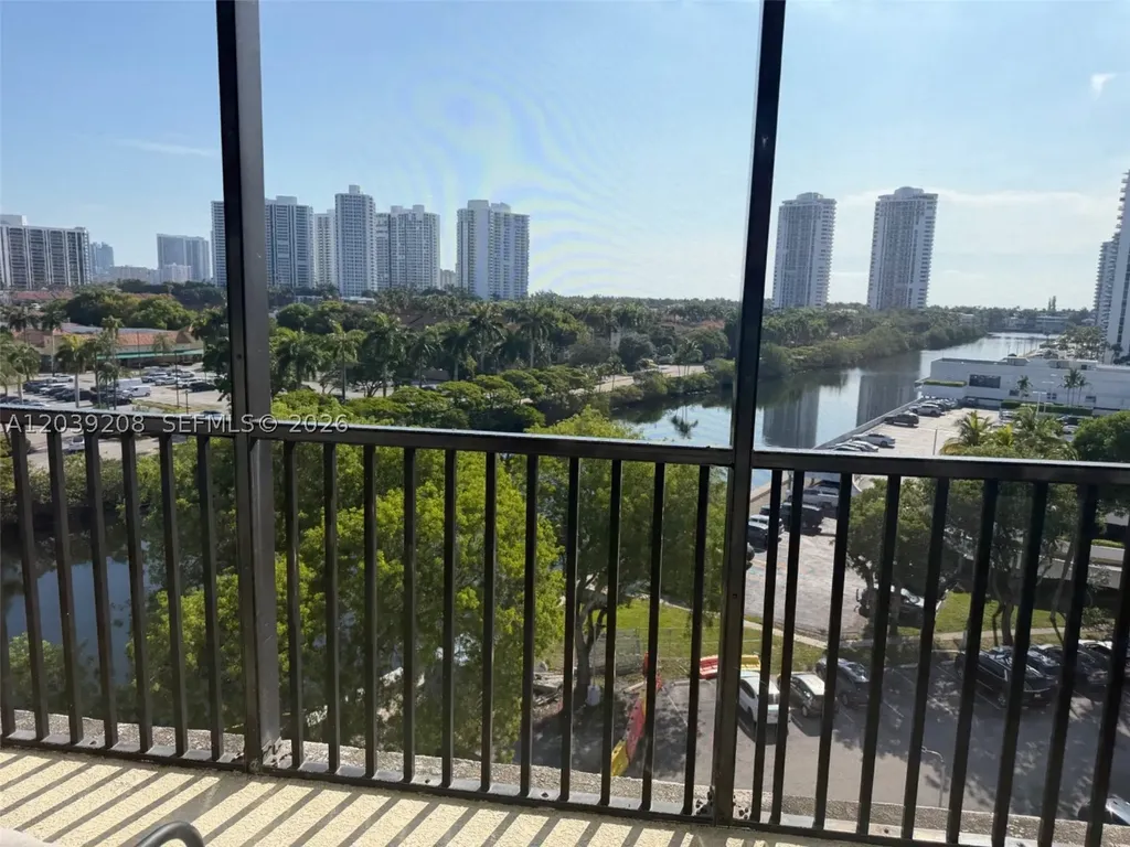 3475 N Country Club Drive Aventura FL 33180