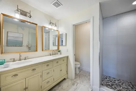 21105 SW 89th Place Cutler Bay FL 33189