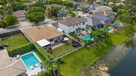 21105 SW 89th Place Cutler Bay FL 33189