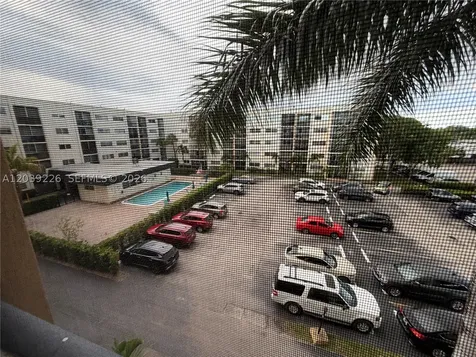 220 SW 9th Avenue Hallandale Beach FL 33009