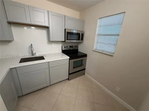 220 SW 9th Avenue Hallandale Beach FL 33009