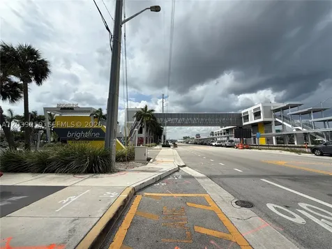 19790 W Dixie Highway Aventura FL 33180