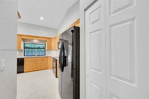 4745 NW 99th Lane Coral Springs FL 33076
