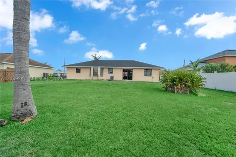 1074 SW Alcantarra Port St. Lucie FL 34953