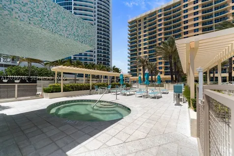 2501 S Ocean Drive Hollywood FL 33019