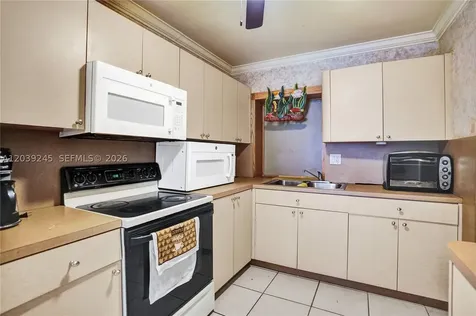6280 SW 8th Place North Lauderdale FL 33068