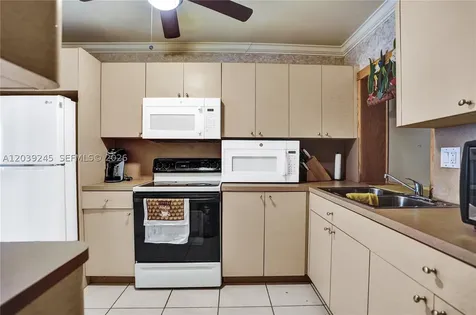 6280 SW 8th Place North Lauderdale FL 33068