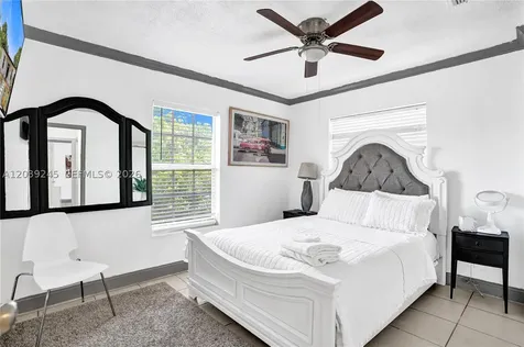 6280 SW 8th Place North Lauderdale FL 33068