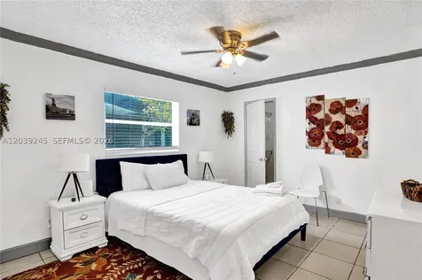 6280 SW 8th Place North Lauderdale FL 33068