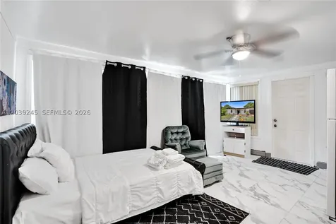 6280 SW 8th Place North Lauderdale FL 33068