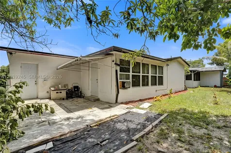 6280 SW 8th Place North Lauderdale FL 33068