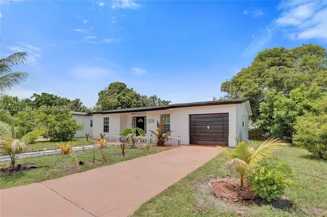 6280 SW 8th Place North Lauderdale FL 33068