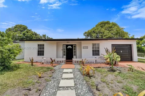 6280 SW 8th Place North Lauderdale FL 33068