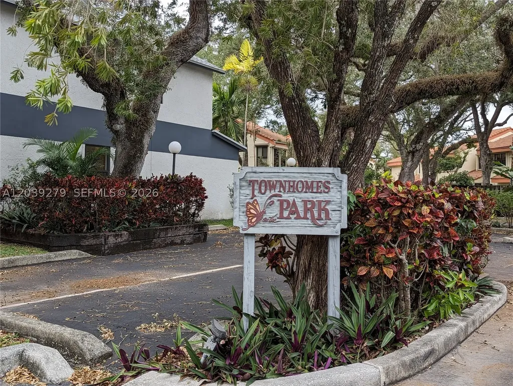 3446 Oak Drive Hollywood FL 33021