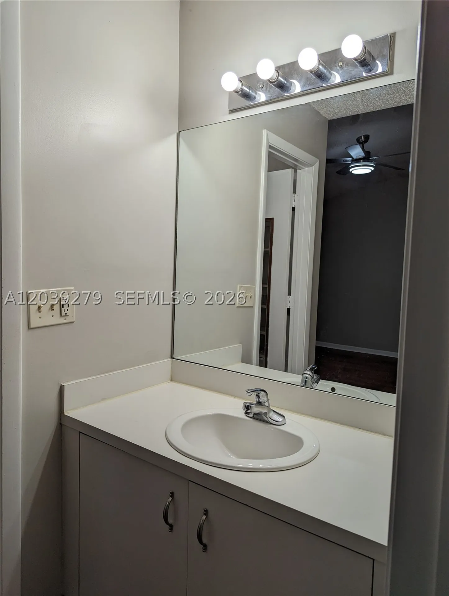 3446 Oak Drive Hollywood FL 33021