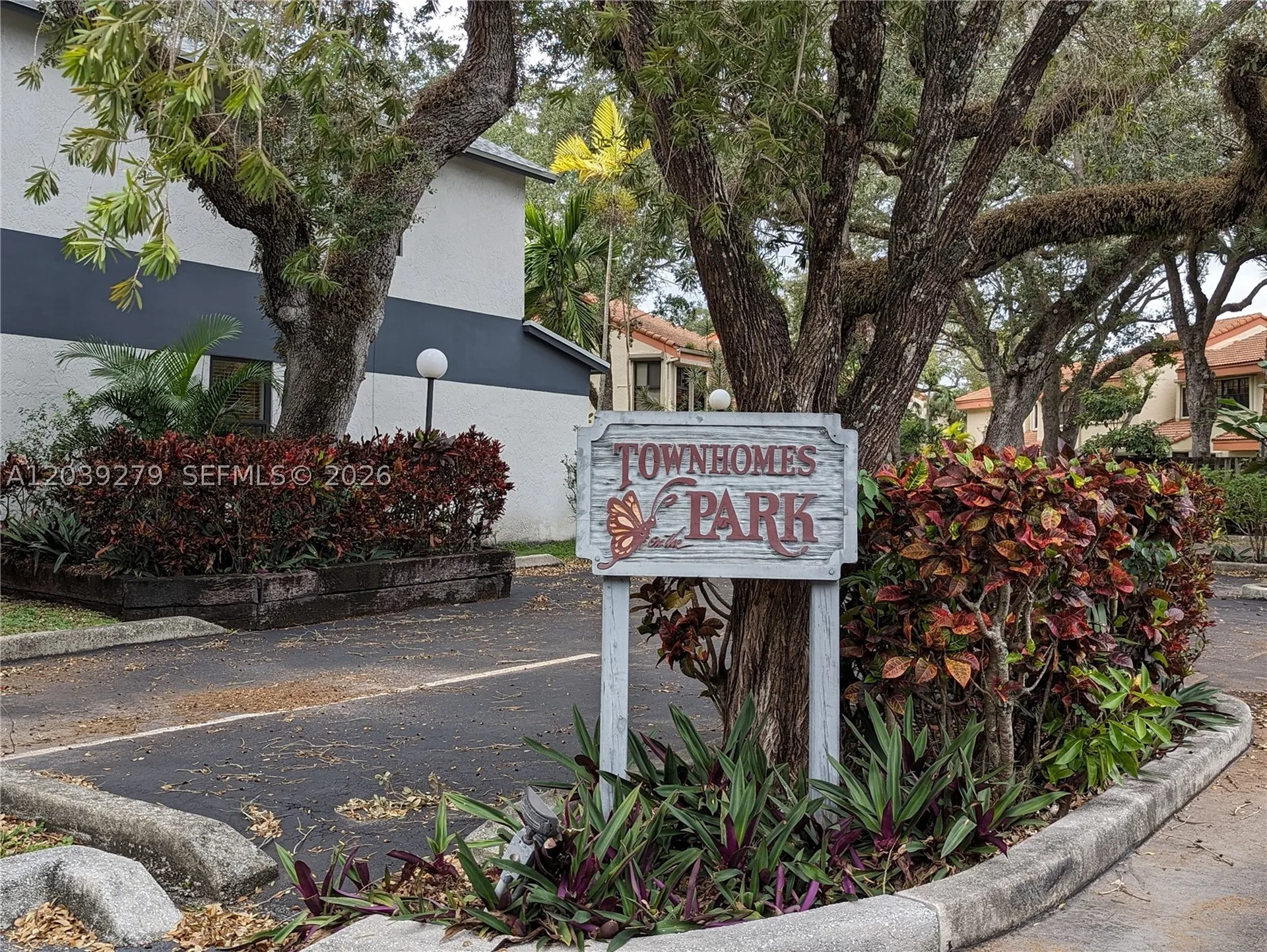 3446 Oak Drive Hollywood FL 33021