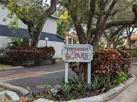 3446 Oak Drive Hollywood FL 33021