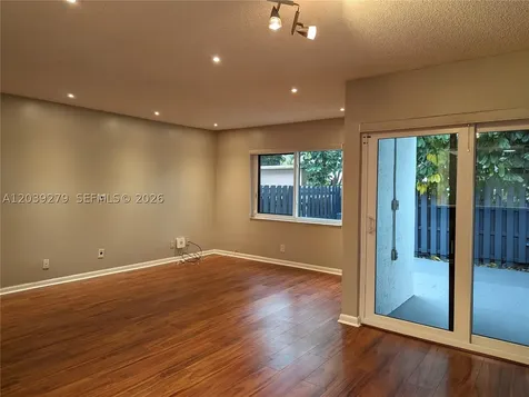 3446 Oak Drive Hollywood FL 33021
