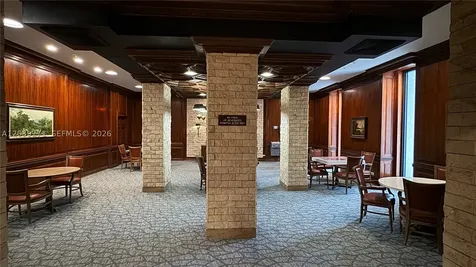 6039 Collins Avenue Miami Beach FL 33140