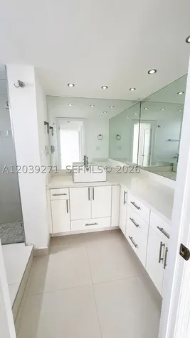 6039 Collins Avenue Miami Beach FL 33140