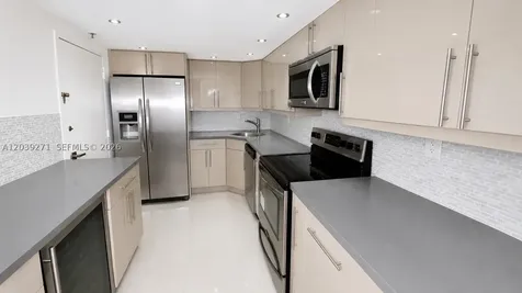 6039 Collins Avenue Miami Beach FL 33140