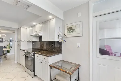 18031 Biscayne Boulevard Aventura FL 33160
