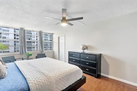 18031 Biscayne Boulevard Aventura FL 33160
