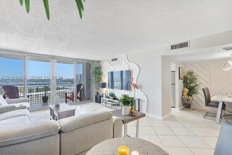 18031 Biscayne Boulevard Aventura FL 33160