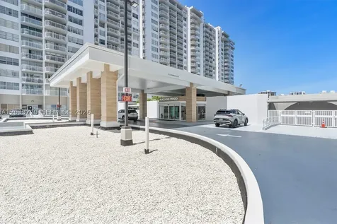 18031 Biscayne Boulevard Aventura FL 33160