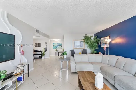 18031 Biscayne Boulevard Aventura FL 33160