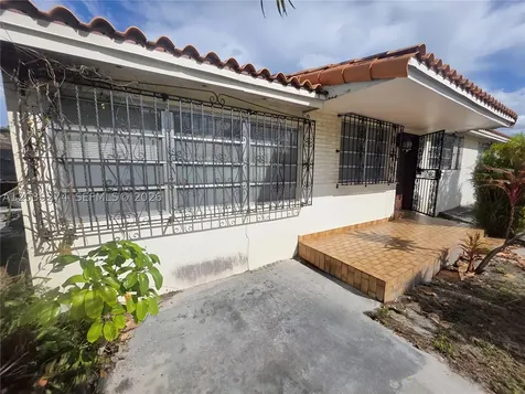 405 SE 4th Avenue Hialeah FL 33010