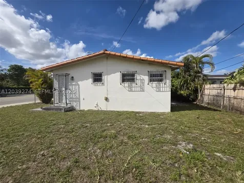 405 SE 4th Avenue Hialeah FL 33010