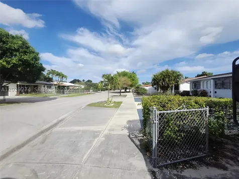 405 SE 4th Avenue Hialeah FL 33010