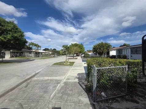 405 SE 4th Avenue Hialeah FL 33010