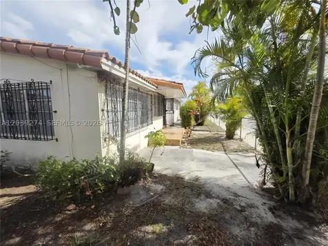 405 SE 4th Avenue Hialeah FL 33010
